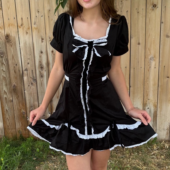 Morbid Threads Dresses & Skirts - 🖤Rare Vintage 90’s Goth 🖤Hot Topic Morbid Threads Lolita Dress with White Lace